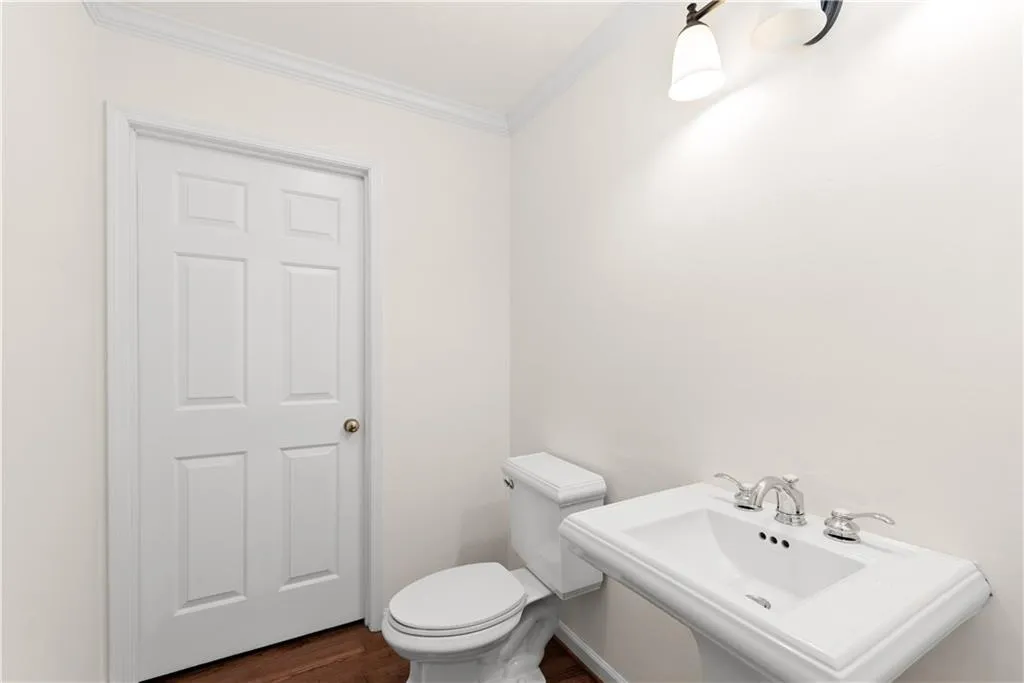 246 The South Chace Ne, Sandy Springs, Georgia 30328, 3 Bedrooms Bedrooms, ,2 BathroomsBathrooms,Residential,Sold,246 The South Chace Ne,6874911
