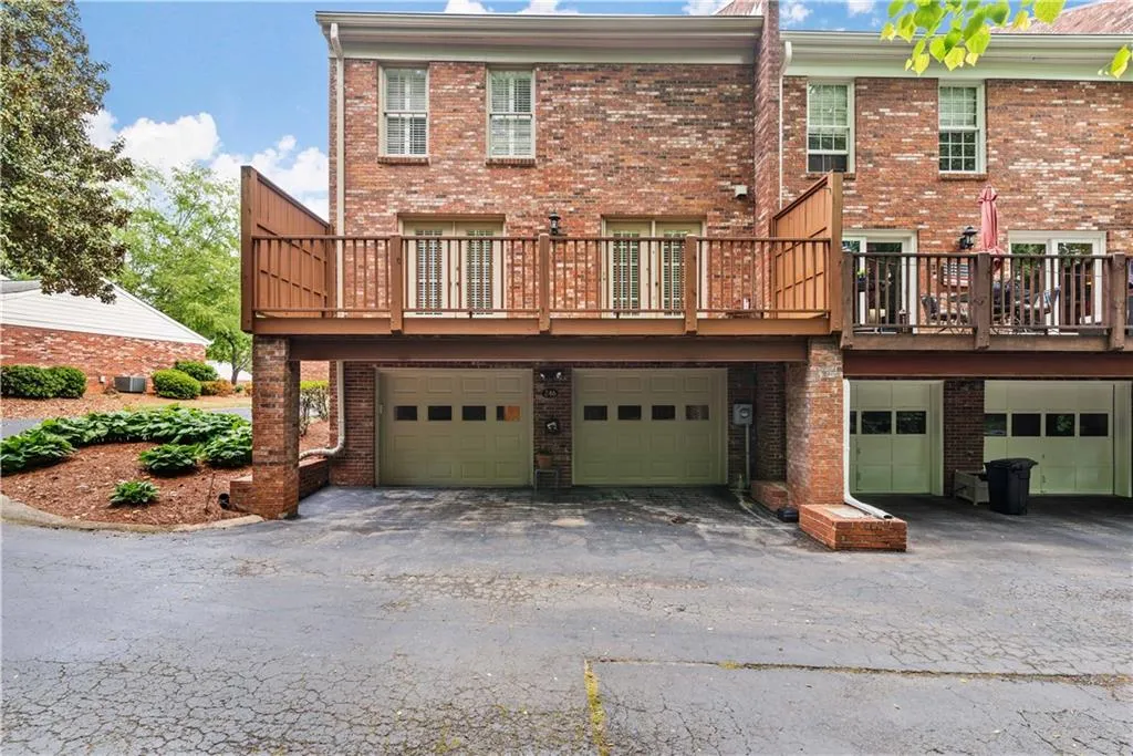 246 The South Chace Ne, Sandy Springs, Georgia 30328, 3 Bedrooms Bedrooms, ,2 BathroomsBathrooms,Residential,Sold,246 The South Chace Ne,6874911