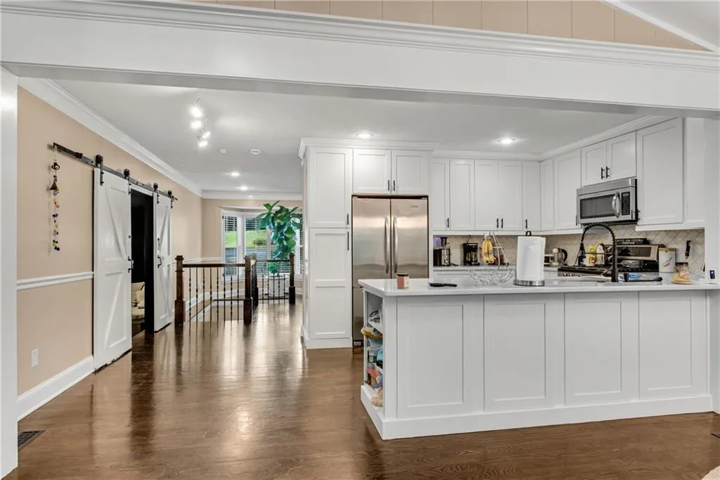 2735 Skyland Drive Ne, Atlanta, Georgia 30319, 3 Bedrooms Bedrooms, ,2 BathroomsBathrooms,Residential,For Sale,2735 Skyland Drive Ne,7649328