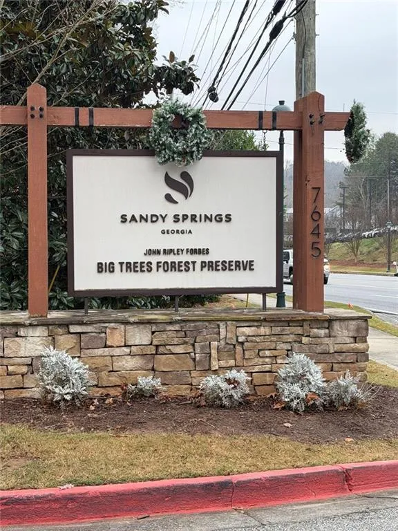 Minutes to Big Trees Preserve, Morgan Falls and Du