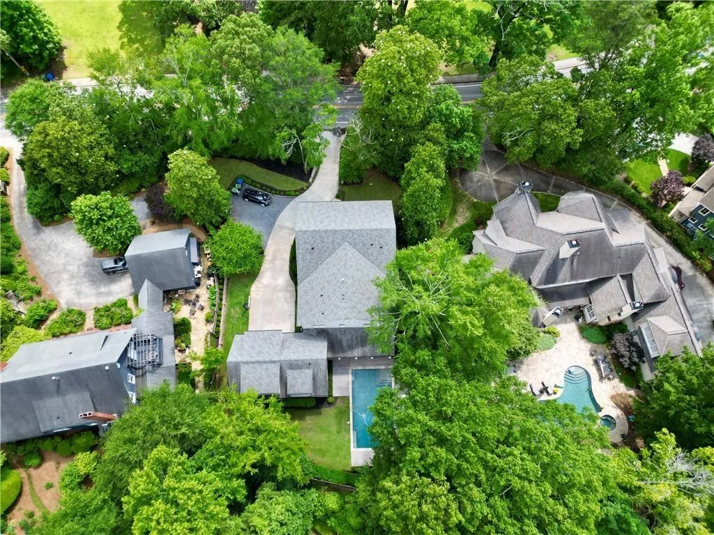 Aerial view of property and surrounding area