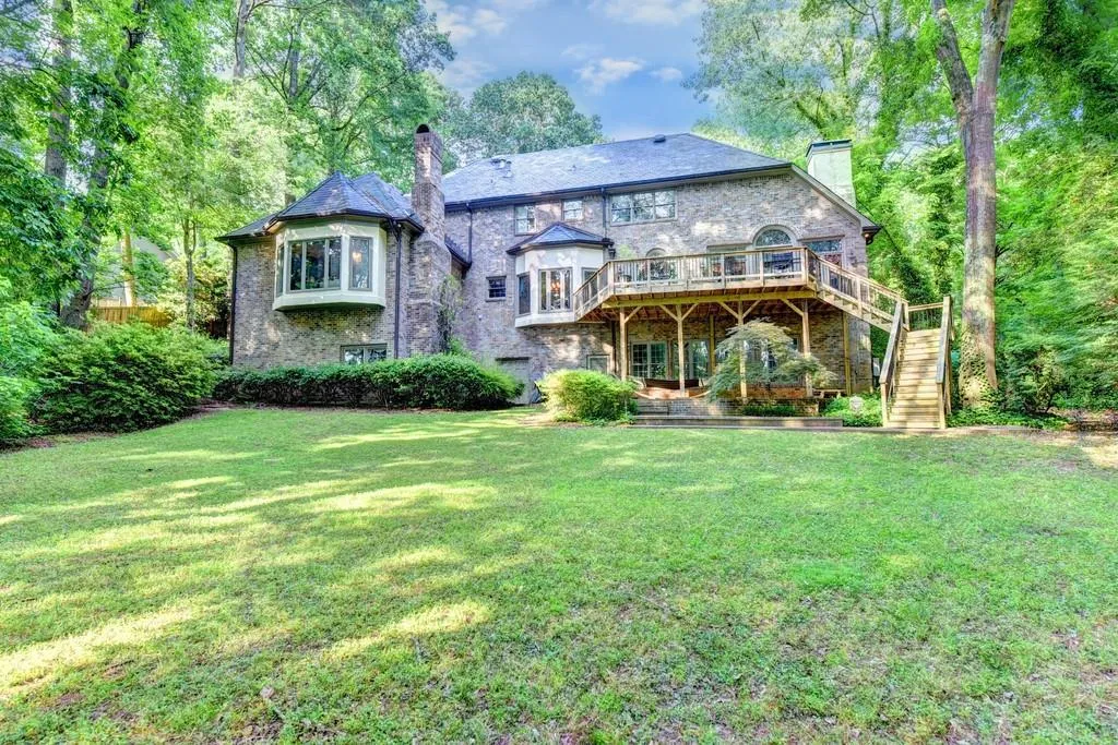 9345 Huntcliff Trace, Sandy Springs, Georgia 30350, 6 Bedrooms Bedrooms, ,5 BathroomsBathrooms,Residential,Sold,9345 Huntcliff Trace,6746954