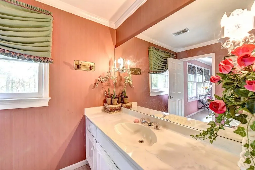 9345 Huntcliff Trace, Sandy Springs, Georgia 30350, 6 Bedrooms Bedrooms, ,5 BathroomsBathrooms,Residential,Sold,9345 Huntcliff Trace,6746954