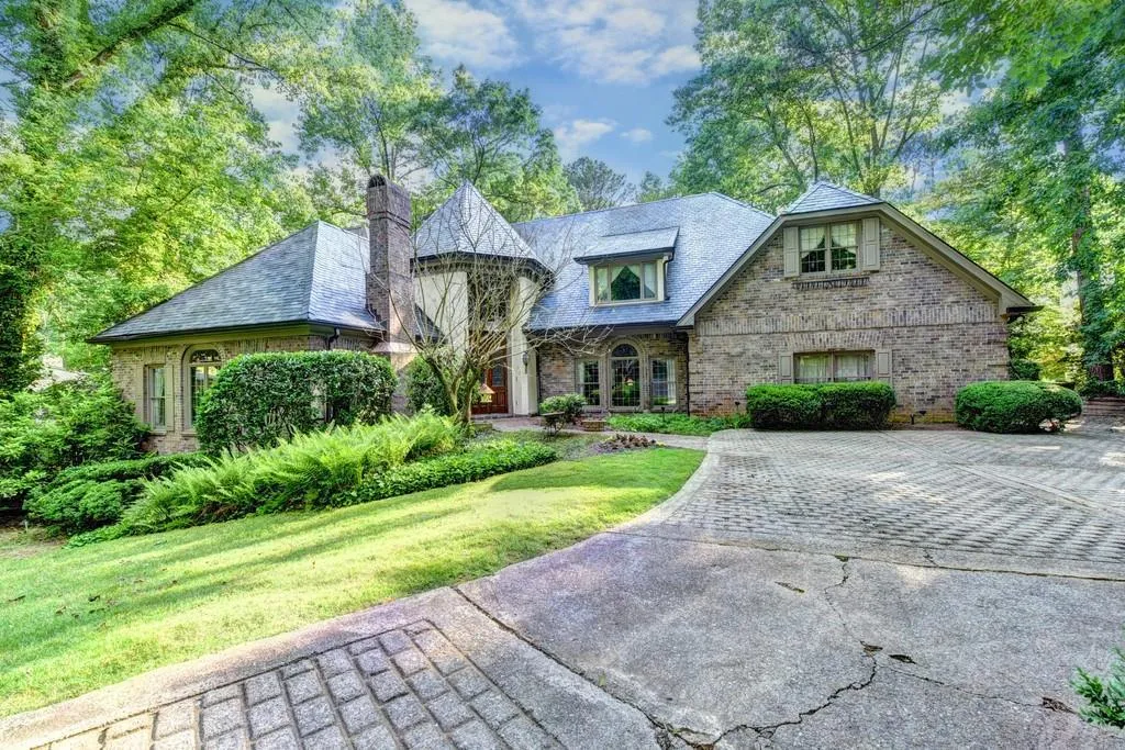 9345 Huntcliff Trace, Sandy Springs, Georgia 30350, 6 Bedrooms Bedrooms, ,5 BathroomsBathrooms,Residential,Sold,9345 Huntcliff Trace,6746954