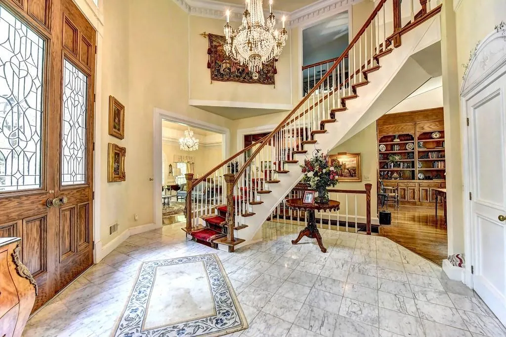 9345 Huntcliff Trace, Sandy Springs, Georgia 30350, 6 Bedrooms Bedrooms, ,5 BathroomsBathrooms,Residential,Sold,9345 Huntcliff Trace,6746954