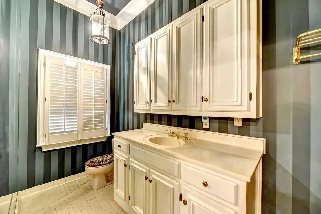 9345 Huntcliff Trace, Sandy Springs, Georgia 30350, 6 Bedrooms Bedrooms, ,5 BathroomsBathrooms,Residential,Sold,9345 Huntcliff Trace,6746954