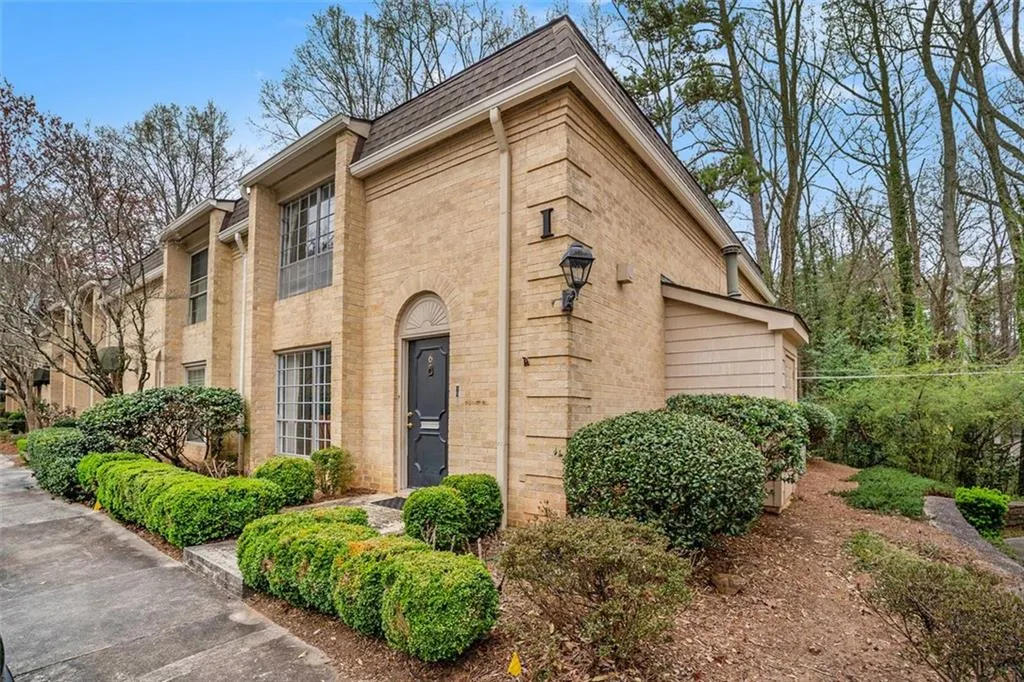 5400 Roswell Road Unit I-6, Atlanta, Georgia 30342, 3 Bedrooms Bedrooms, ,2 BathroomsBathrooms,Residential,Sold,5400 Roswell Road Unit I-6,7351218 5400 Roswell Road Unit I-6, Atlanta, Georgia 30342, 3 Bedrooms Bedrooms, ,2 BathroomsBathrooms,Residential,Sold,5400 Roswell Road Unit I-6,7351218