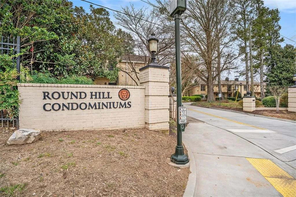 5400 Roswell Road Unit I-6, Atlanta, Georgia 30342, 3 Bedrooms Bedrooms, ,2 BathroomsBathrooms,Residential,Sold,5400 Roswell Road Unit I-6,7351218
