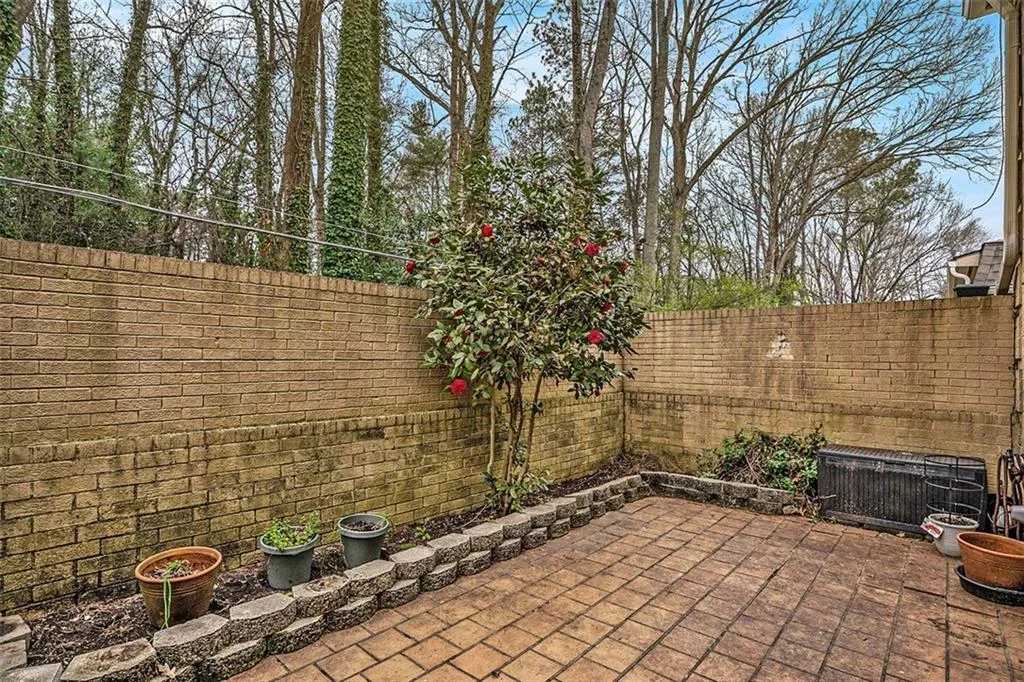 5400 Roswell Road Unit I-6, Atlanta, Georgia 30342, 3 Bedrooms Bedrooms, ,2 BathroomsBathrooms,Residential,Sold,5400 Roswell Road Unit I-6,7351218