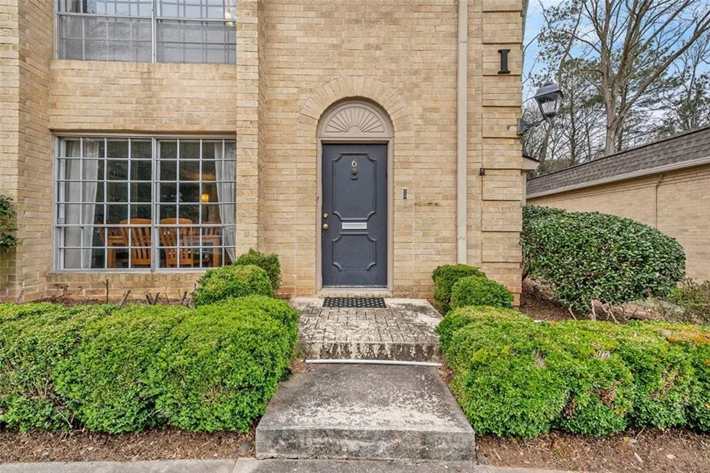 5400 Roswell Road Unit I-6, Atlanta, Georgia 30342, 3 Bedrooms Bedrooms, ,2 BathroomsBathrooms,Residential,Sold,5400 Roswell Road Unit I-6,7351218