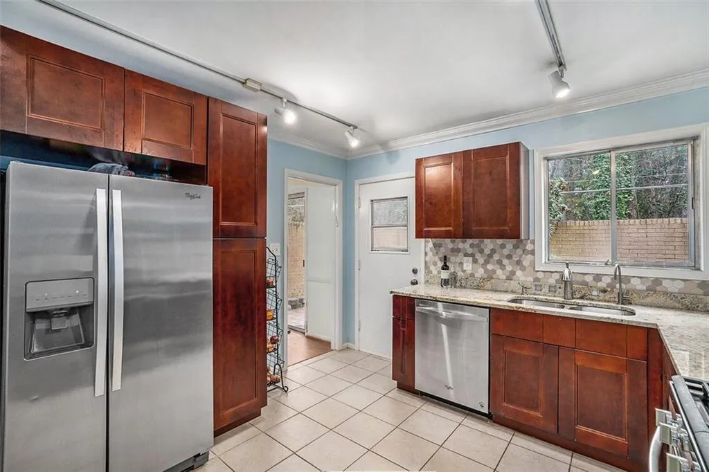 5400 Roswell Road Unit I-6, Atlanta, Georgia 30342, 3 Bedrooms Bedrooms, ,2 BathroomsBathrooms,Residential,Sold,5400 Roswell Road Unit I-6,7351218