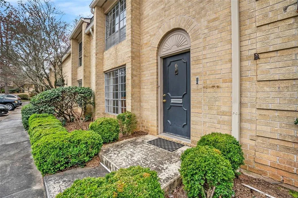 5400 Roswell Road Unit I-6, Atlanta, Georgia 30342, 3 Bedrooms Bedrooms, ,2 BathroomsBathrooms,Residential,Sold,5400 Roswell Road Unit I-6,7351218