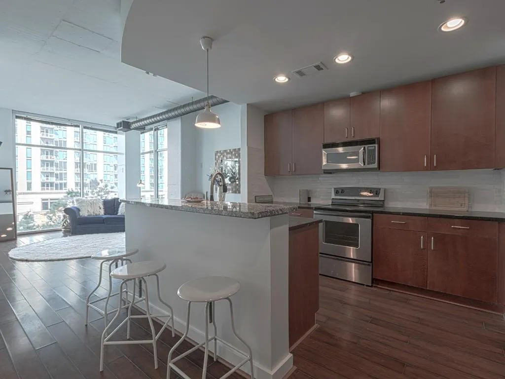 250 Pharr Road Ne Unit 707, Atlanta, Georgia 30305, 1 Bedroom Bedrooms, ,1 BathroomBathrooms,Residential,Sold,250 Pharr Road Ne Unit 707,5969421