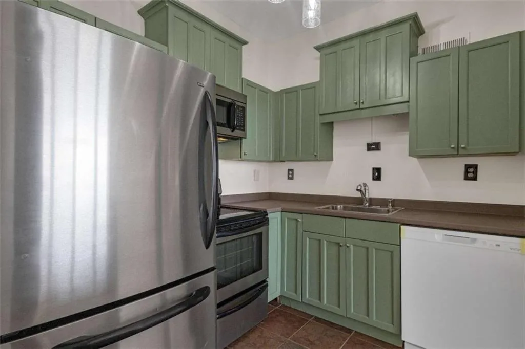 3060 Pharr Court North Nw Unit #619, Atlanta, Georgia 30305, 1 Bedroom Bedrooms, 0 ,1 BathroomBathrooms,Residential,For Sale,3060 Pharr Court North Nw Unit #619,7813443