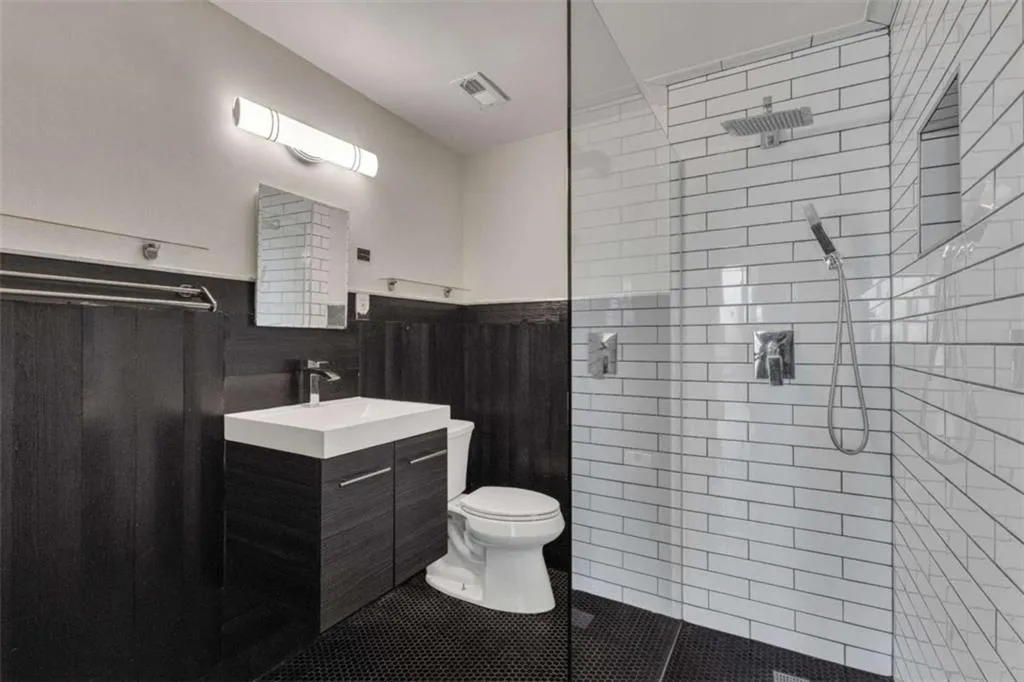 3060 Pharr Court North Nw Unit #619, Atlanta, Georgia 30305, 1 Bedroom Bedrooms, 0 ,1 BathroomBathrooms,Residential,For Sale,3060 Pharr Court North Nw Unit #619,7813443