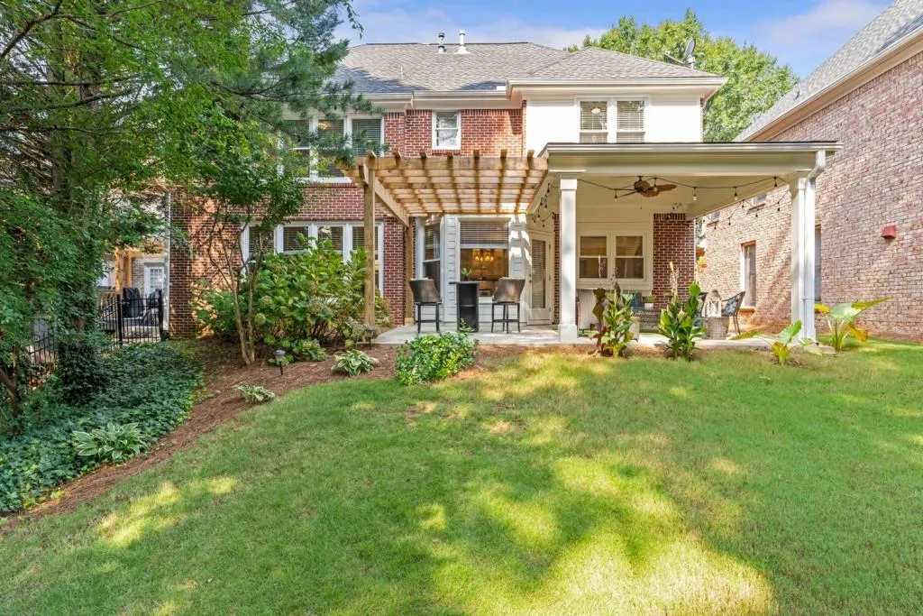 6420 Glen Oaks Lane, Sandy Springs, Georgia 30328, 4 Bedrooms Bedrooms, ,4 BathroomsBathrooms,Residential,Sold,6420 Glen Oaks Lane,6930032