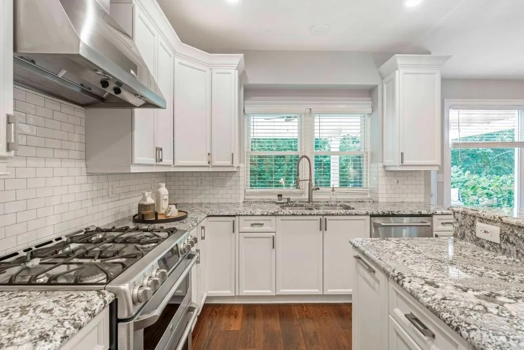 6420 Glen Oaks Lane, Sandy Springs, Georgia 30328, 4 Bedrooms Bedrooms, ,4 BathroomsBathrooms,Residential,Sold,6420 Glen Oaks Lane,6930032