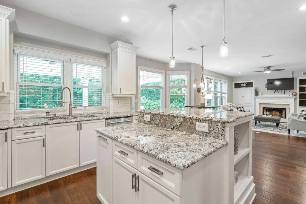 6420 Glen Oaks Lane, Sandy Springs, Georgia 30328, 4 Bedrooms Bedrooms, ,4 BathroomsBathrooms,Residential,Sold,6420 Glen Oaks Lane,6930032