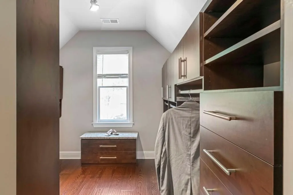 6420 Glen Oaks Lane, Sandy Springs, Georgia 30328, 4 Bedrooms Bedrooms, ,4 BathroomsBathrooms,Residential,Sold,6420 Glen Oaks Lane,6930032