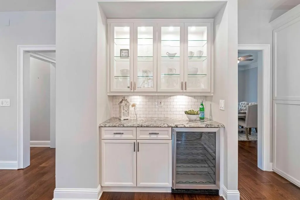 6420 Glen Oaks Lane, Sandy Springs, Georgia 30328, 4 Bedrooms Bedrooms, ,4 BathroomsBathrooms,Residential,Sold,6420 Glen Oaks Lane,6930032