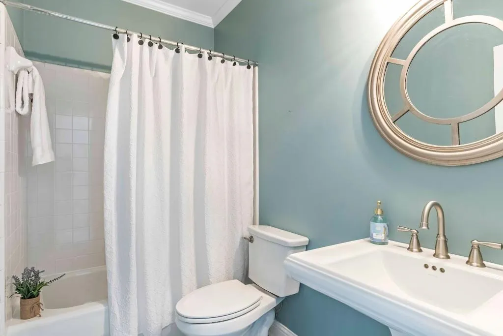 6420 Glen Oaks Lane, Sandy Springs, Georgia 30328, 4 Bedrooms Bedrooms, ,4 BathroomsBathrooms,Residential,Sold,6420 Glen Oaks Lane,6930032