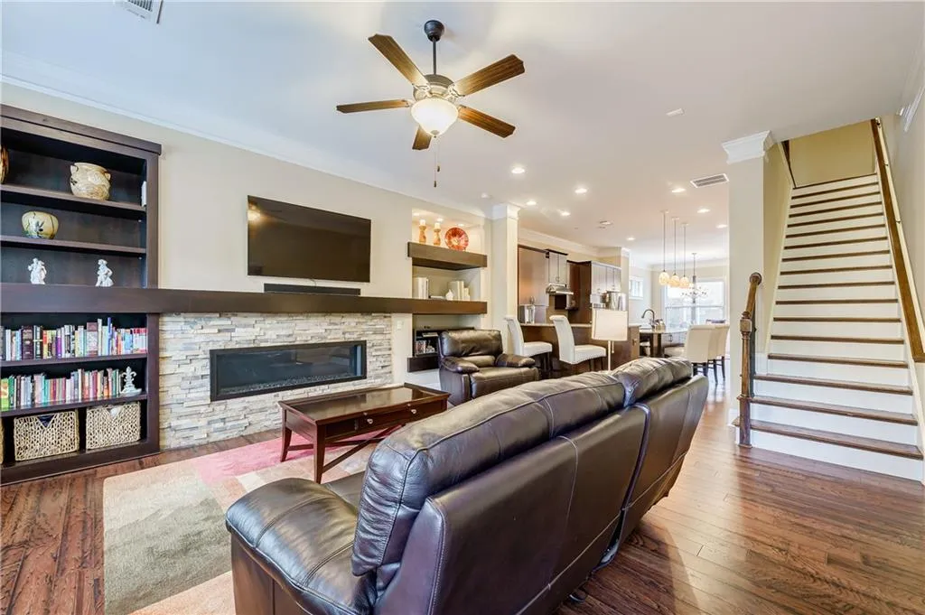 214 Alderwood Point, Atlanta, Georgia 30328, 3 Bedrooms Bedrooms, ,3 BathroomsBathrooms,Residential,Sold,214 Alderwood Point,7066859