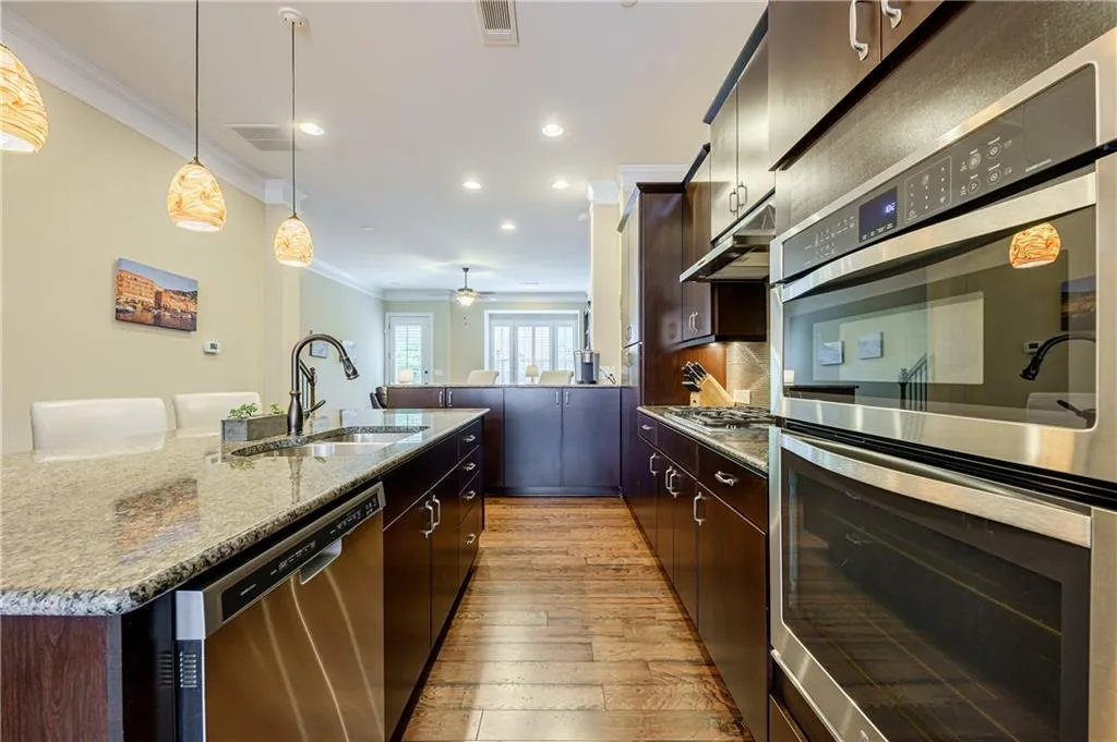 214 Alderwood Point, Atlanta, Georgia 30328, 3 Bedrooms Bedrooms, ,3 BathroomsBathrooms,Residential,Sold,214 Alderwood Point,7066859