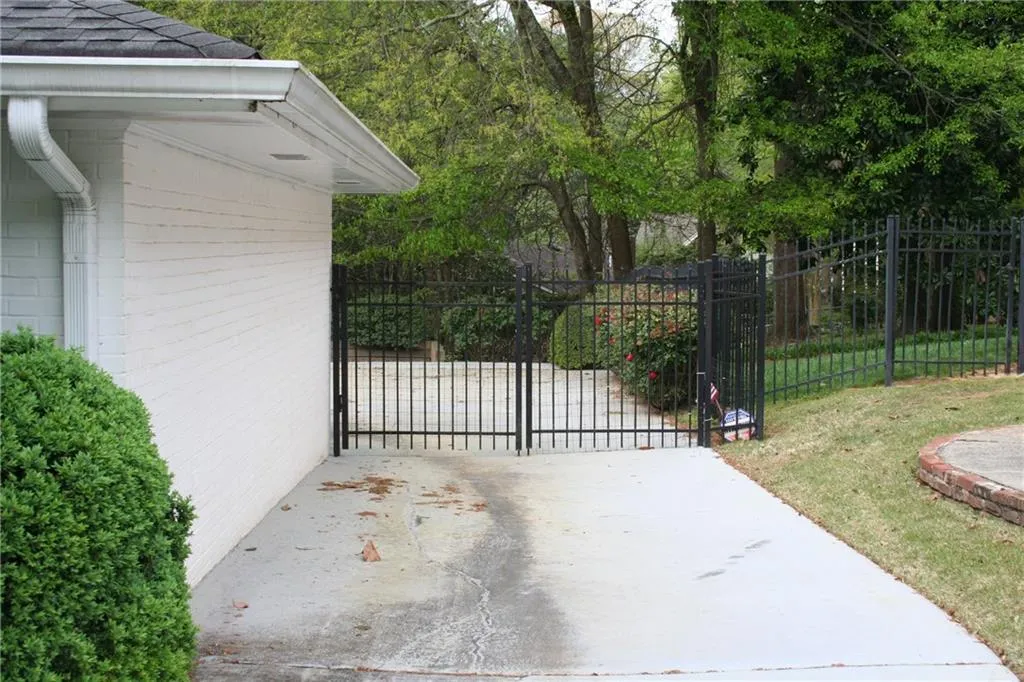 4720 Brinkley Lane, Sandy Springs, Georgia 30342, 4 Bedrooms Bedrooms, ,3 BathroomsBathrooms,Residential,Sold,4720 Brinkley Lane,7197788