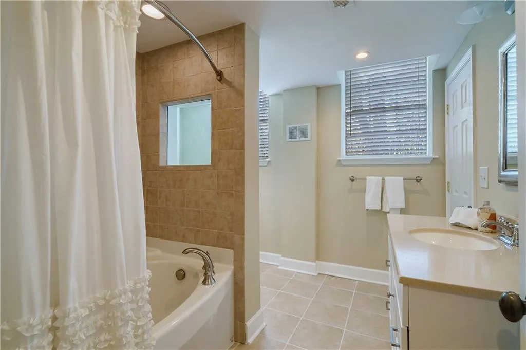 4720 Brinkley Lane, Sandy Springs, Georgia 30342, 4 Bedrooms Bedrooms, ,3 BathroomsBathrooms,Residential,Sold,4720 Brinkley Lane,7197788