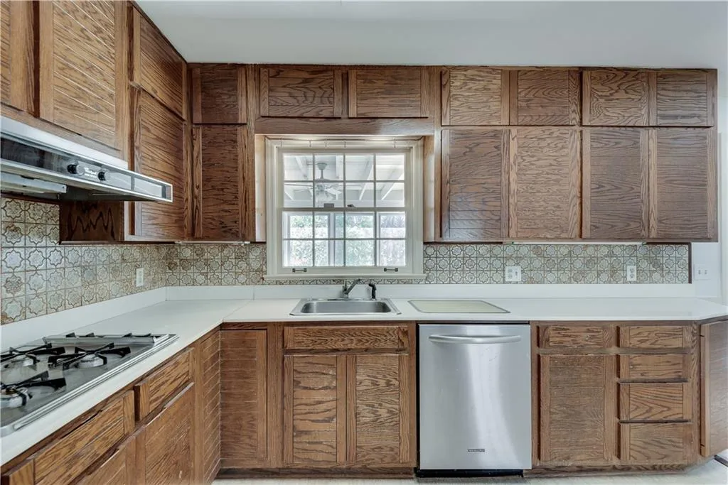 355 Ridgeview Trail, Atlanta, Georgia 30328, 3 Bedrooms Bedrooms, ,3 BathroomsBathrooms,Residential,For Sale,355 Ridgeview Trail,7528792