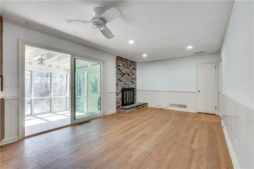 355 Ridgeview Trail, Atlanta, Georgia 30328, 3 Bedrooms Bedrooms, ,3 BathroomsBathrooms,Residential,For Sale,355 Ridgeview Trail,7528792