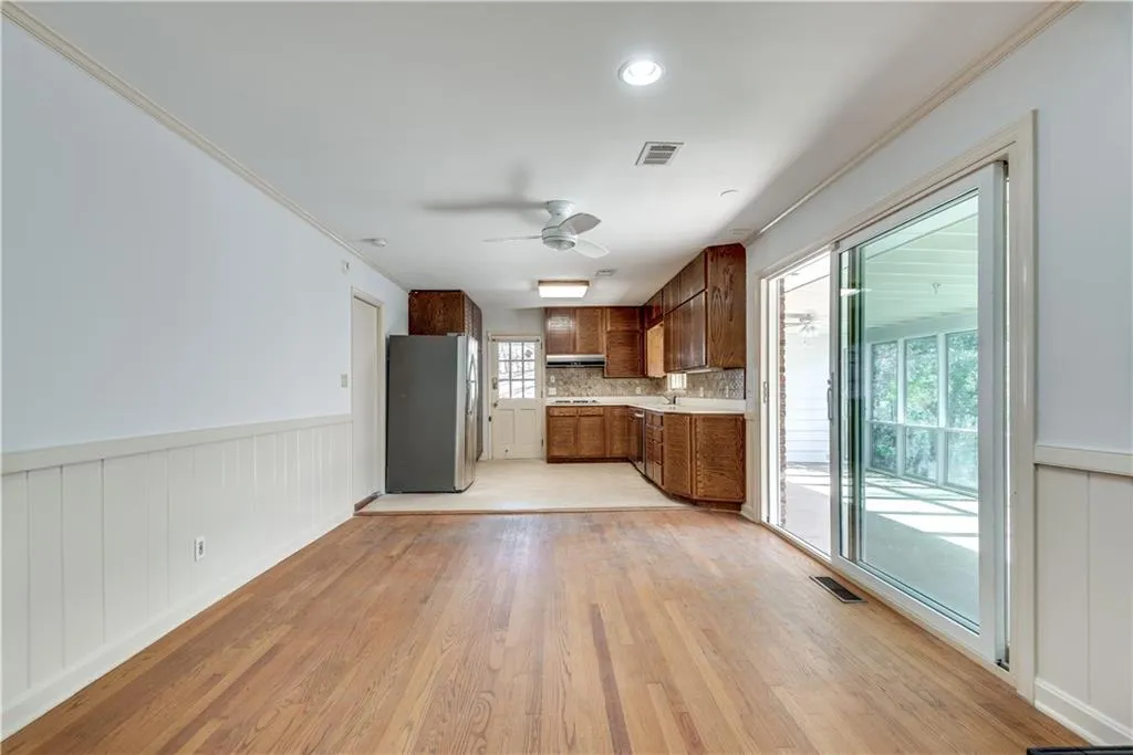355 Ridgeview Trail, Atlanta, Georgia 30328, 3 Bedrooms Bedrooms, ,3 BathroomsBathrooms,Residential,For Sale,355 Ridgeview Trail,7528792