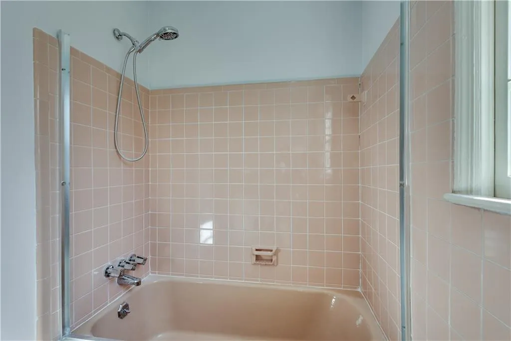 355 Ridgeview Trail, Atlanta, Georgia 30328, 3 Bedrooms Bedrooms, ,3 BathroomsBathrooms,Residential,For Sale,355 Ridgeview Trail,7528792