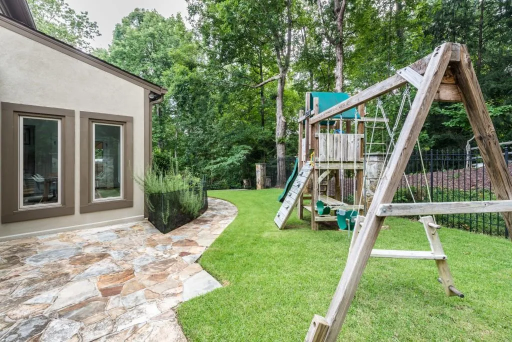 435 Waterridge Court, Sandy Springs, Georgia 30350, 5 Bedrooms Bedrooms, ,3 BathroomsBathrooms,Residential,Sold,435 Waterridge Court,5910134