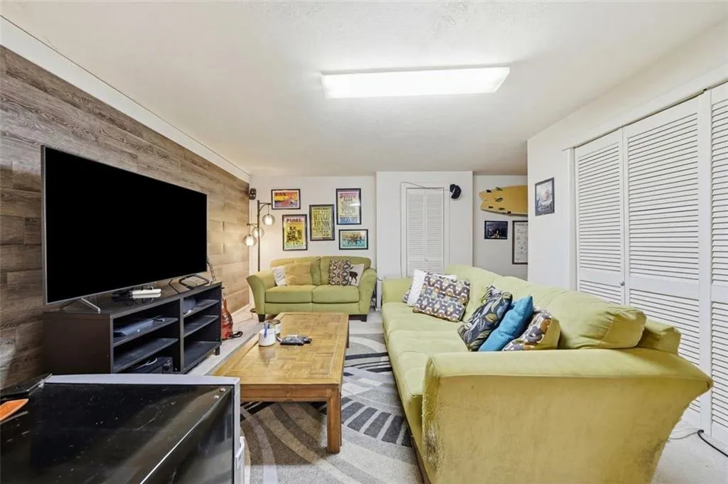 2605 Queen Anne Court, Atlanta, Georgia 30350, 2 Bedrooms Bedrooms, ,2 BathroomsBathrooms,Residential,For Sale,2605 Queen Anne Court,7743532