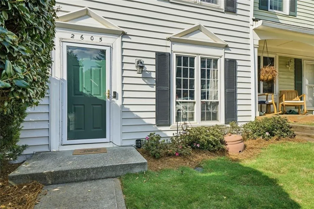 2605 Queen Anne Court, Atlanta, Georgia 30350, 2 Bedrooms Bedrooms, ,2 BathroomsBathrooms,Residential,For Sale,2605 Queen Anne Court,7743532