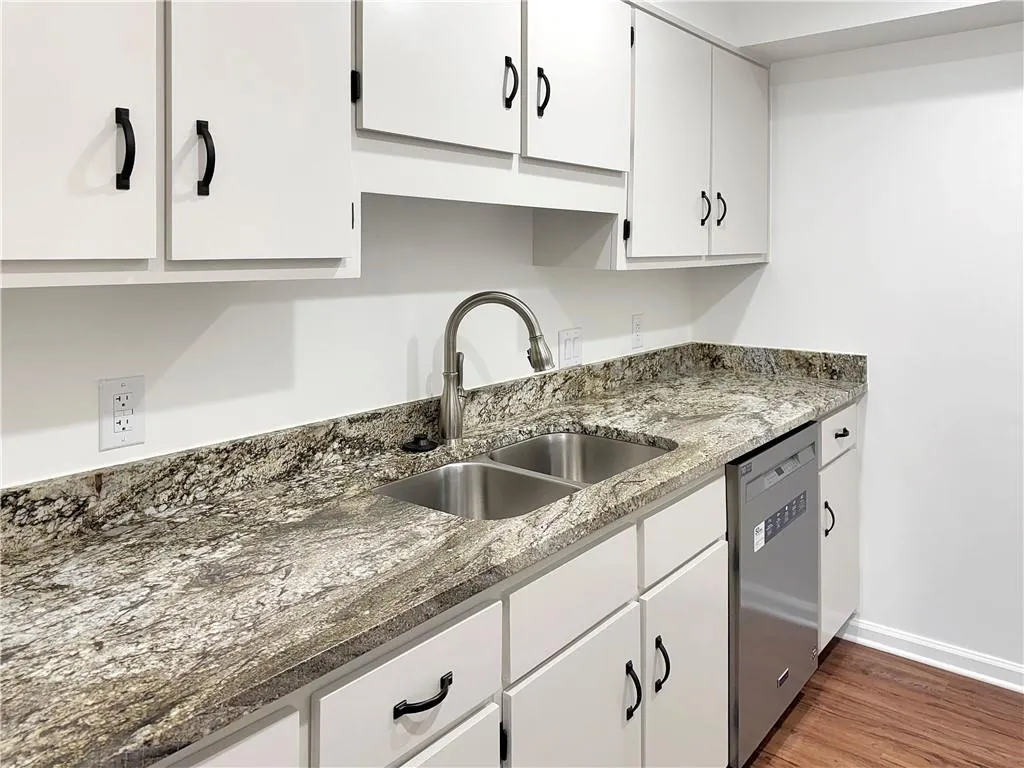 475 Mount Vernon Highway Ne, Atlanta, Georgia 30328, 1 Bedroom Bedrooms, ,1 BathroomBathrooms,Residential,For Sale,475 Mount Vernon Highway Ne,7706093