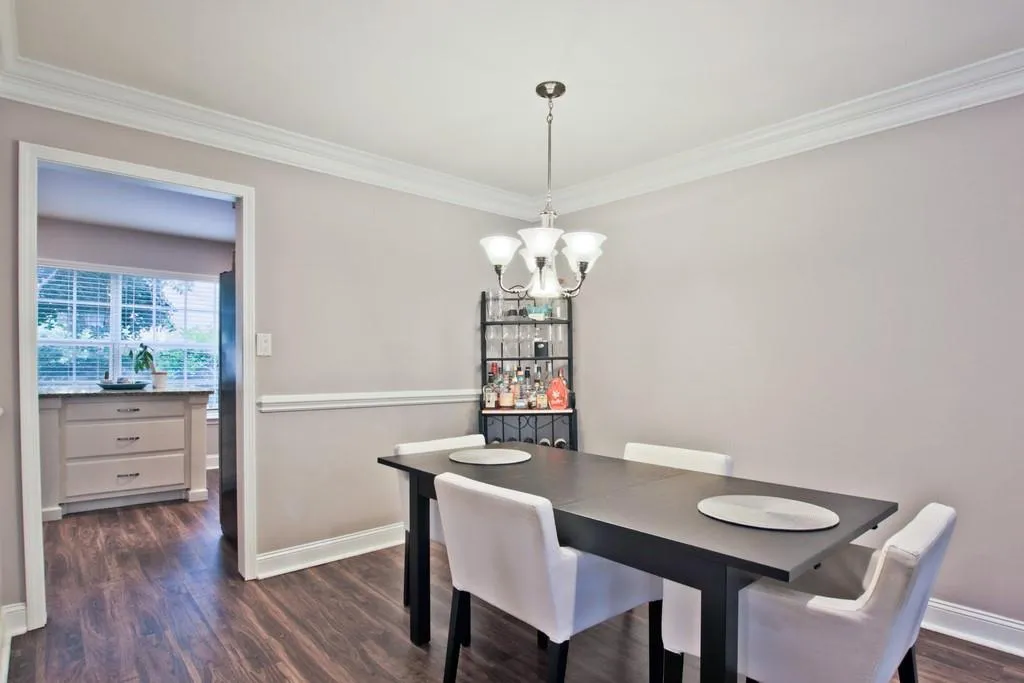 6980 Roswell Road Unit F7, Atlanta, Georgia 30328, 3 Bedrooms Bedrooms, ,2 BathroomsBathrooms,Residential,Sold,6980 Roswell Road Unit F7,6782640
