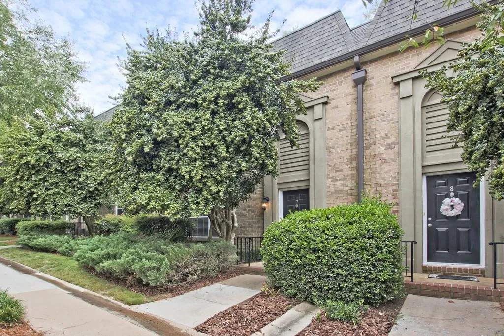 6980 Roswell Road Unit F7, Atlanta, Georgia 30328, 3 Bedrooms Bedrooms, ,2 BathroomsBathrooms,Residential,Sold,6980 Roswell Road Unit F7,6782640