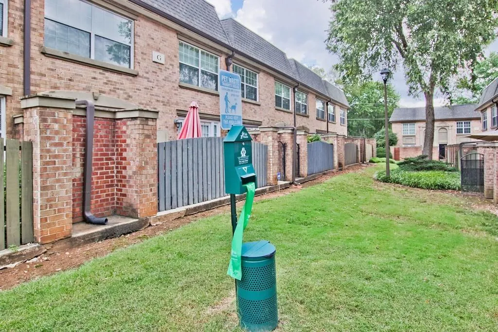6980 Roswell Road Unit F7, Atlanta, Georgia 30328, 3 Bedrooms Bedrooms, ,2 BathroomsBathrooms,Residential,Sold,6980 Roswell Road Unit F7,6782640