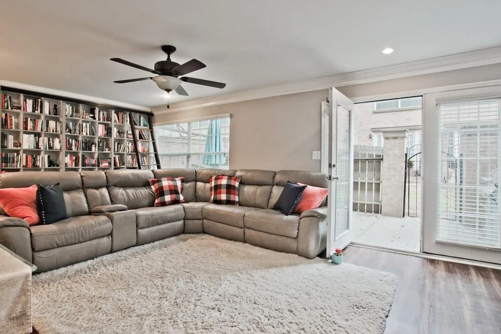 6980 Roswell Road Unit F7, Atlanta, Georgia 30328, 3 Bedrooms Bedrooms, ,2 BathroomsBathrooms,Residential,Sold,6980 Roswell Road Unit F7,6782640