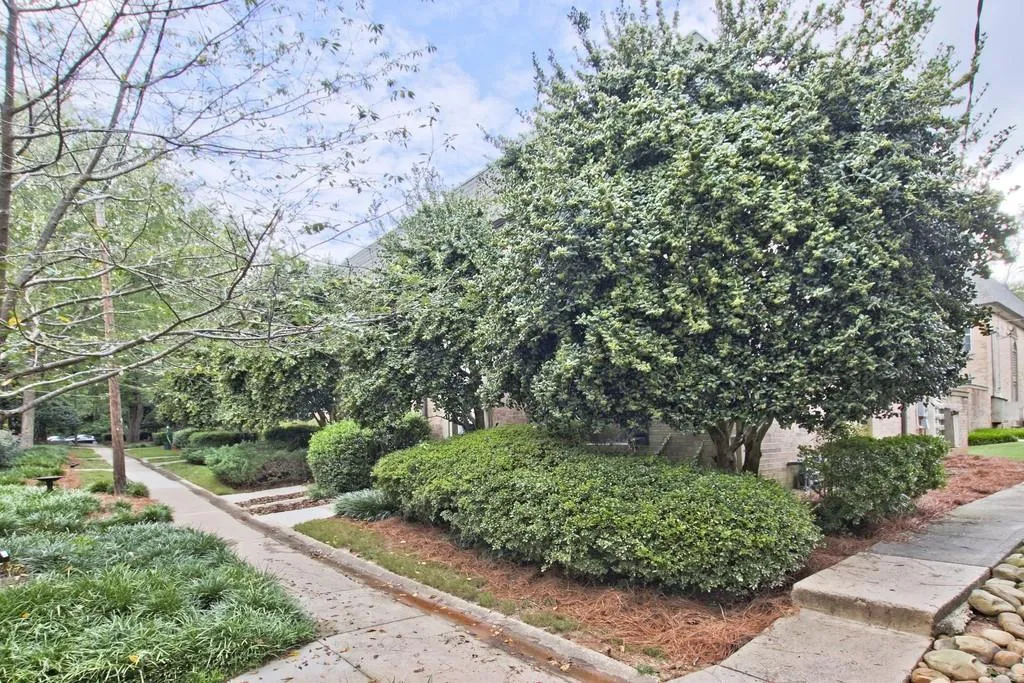 6980 Roswell Road Unit F7, Atlanta, Georgia 30328, 3 Bedrooms Bedrooms, ,2 BathroomsBathrooms,Residential,Sold,6980 Roswell Road Unit F7,6782640