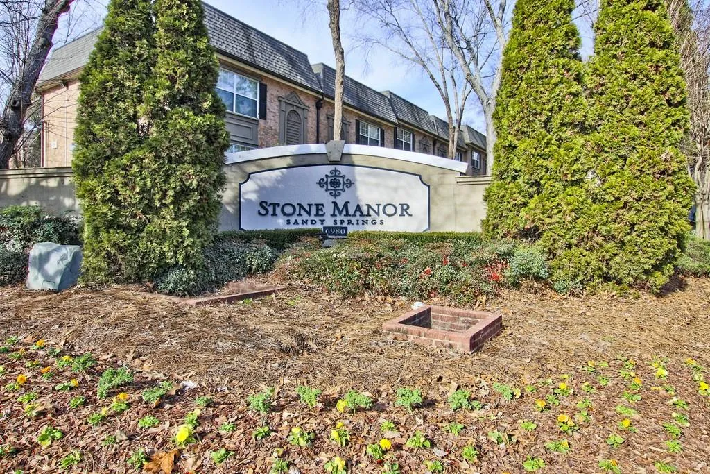 6980 Roswell Road Unit F7, Atlanta, Georgia 30328, 3 Bedrooms Bedrooms, ,2 BathroomsBathrooms,Residential,Sold,6980 Roswell Road Unit F7,6782640