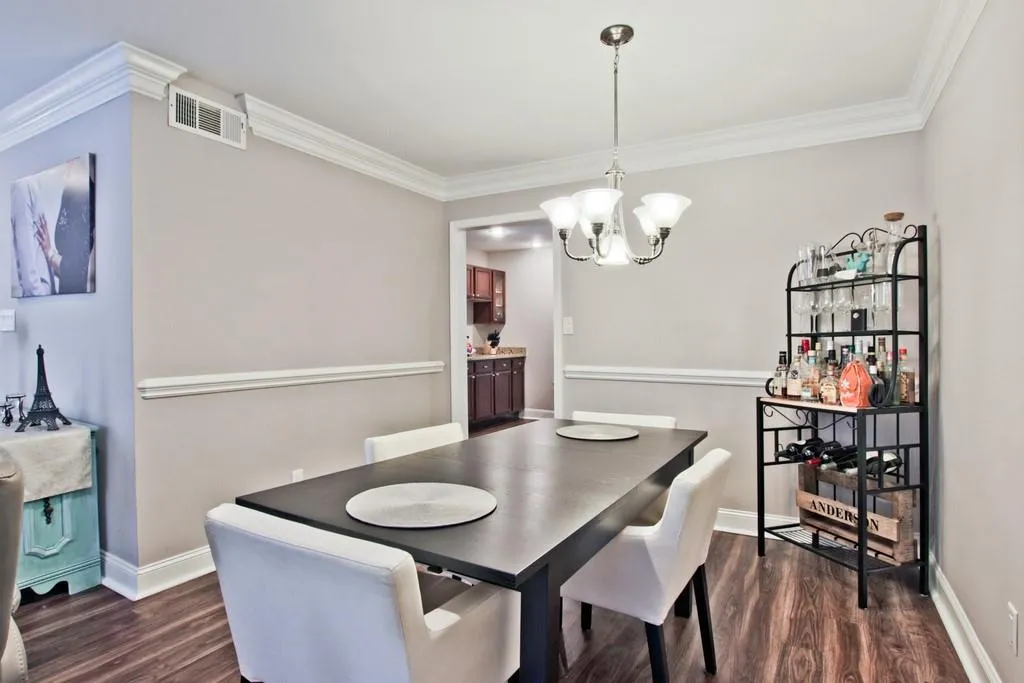 6980 Roswell Road Unit F7, Atlanta, Georgia 30328, 3 Bedrooms Bedrooms, ,2 BathroomsBathrooms,Residential,Sold,6980 Roswell Road Unit F7,6782640