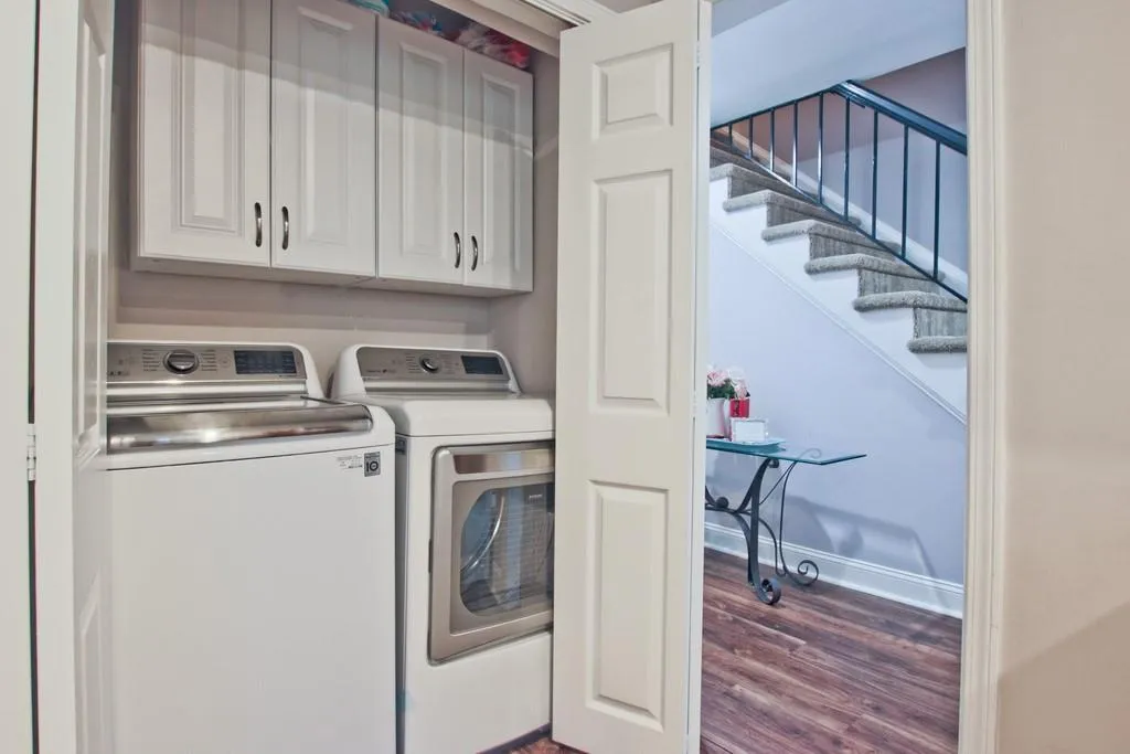 6980 Roswell Road Unit F7, Atlanta, Georgia 30328, 3 Bedrooms Bedrooms, ,2 BathroomsBathrooms,Residential,Sold,6980 Roswell Road Unit F7,6782640