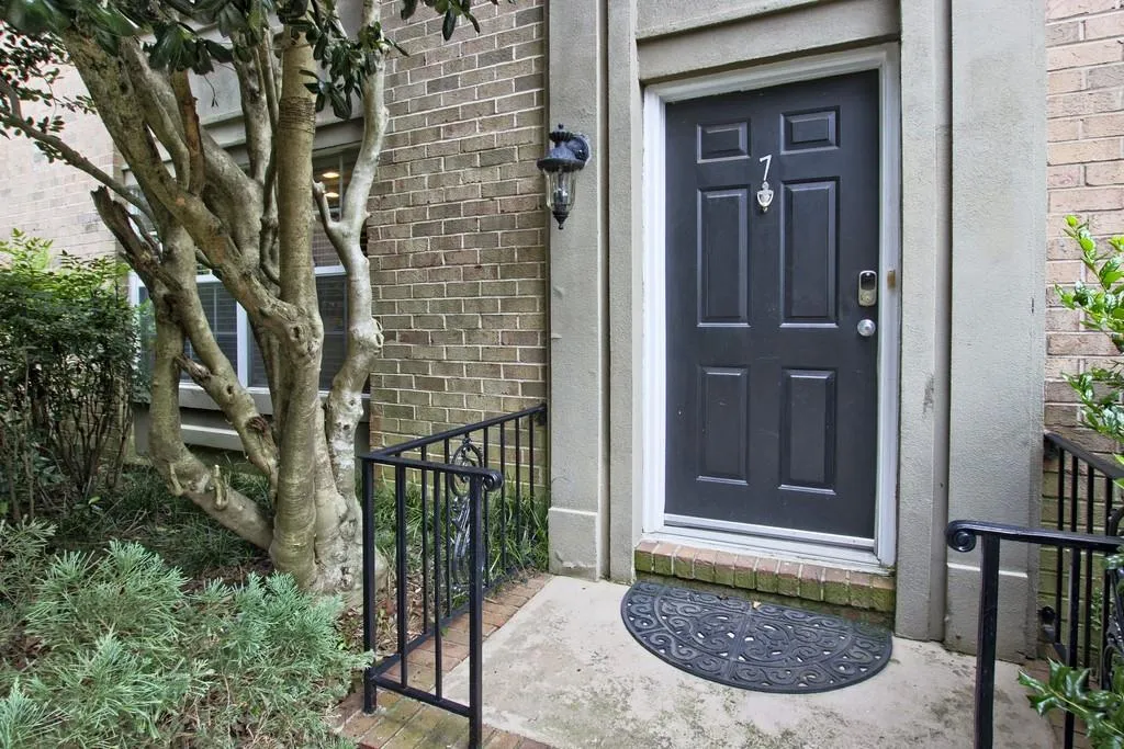 6980 Roswell Road Unit F7, Atlanta, Georgia 30328, 3 Bedrooms Bedrooms, ,2 BathroomsBathrooms,Residential,Sold,6980 Roswell Road Unit F7,6782640