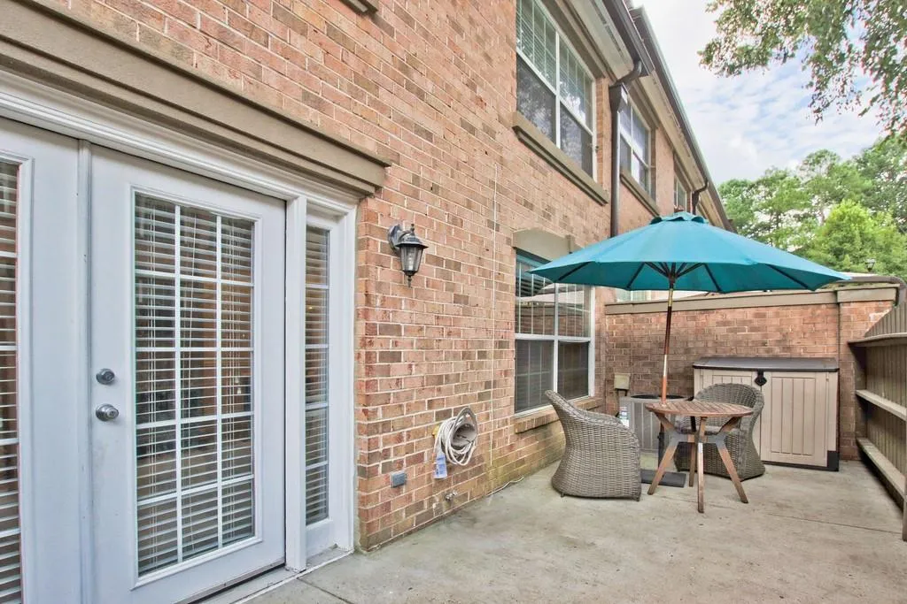 6980 Roswell Road Unit F7, Atlanta, Georgia 30328, 3 Bedrooms Bedrooms, ,2 BathroomsBathrooms,Residential,Sold,6980 Roswell Road Unit F7,6782640