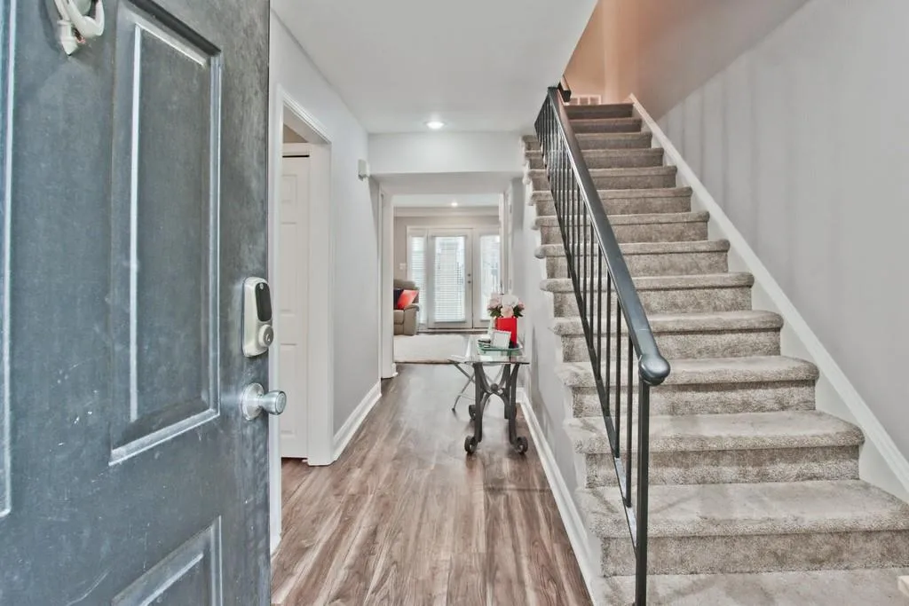 6980 Roswell Road Unit F7, Atlanta, Georgia 30328, 3 Bedrooms Bedrooms, ,2 BathroomsBathrooms,Residential,Sold,6980 Roswell Road Unit F7,6782640