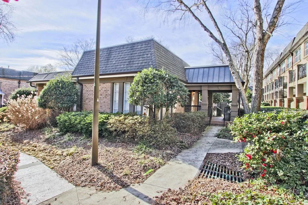 6980 Roswell Road Unit F7, Atlanta, Georgia 30328, 3 Bedrooms Bedrooms, ,2 BathroomsBathrooms,Residential,Sold,6980 Roswell Road Unit F7,6782640