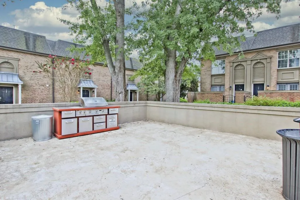6980 Roswell Road Unit F7, Atlanta, Georgia 30328, 3 Bedrooms Bedrooms, ,2 BathroomsBathrooms,Residential,Sold,6980 Roswell Road Unit F7,6782640
